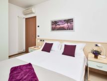 Ruime familiewoning met balkon op 100 meter van het Gardameer in Riva del Garda - thumbnail 4