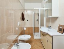 Appartement met balkon op 100m van het Gardameer in Riva del Garda - thumbnail 4