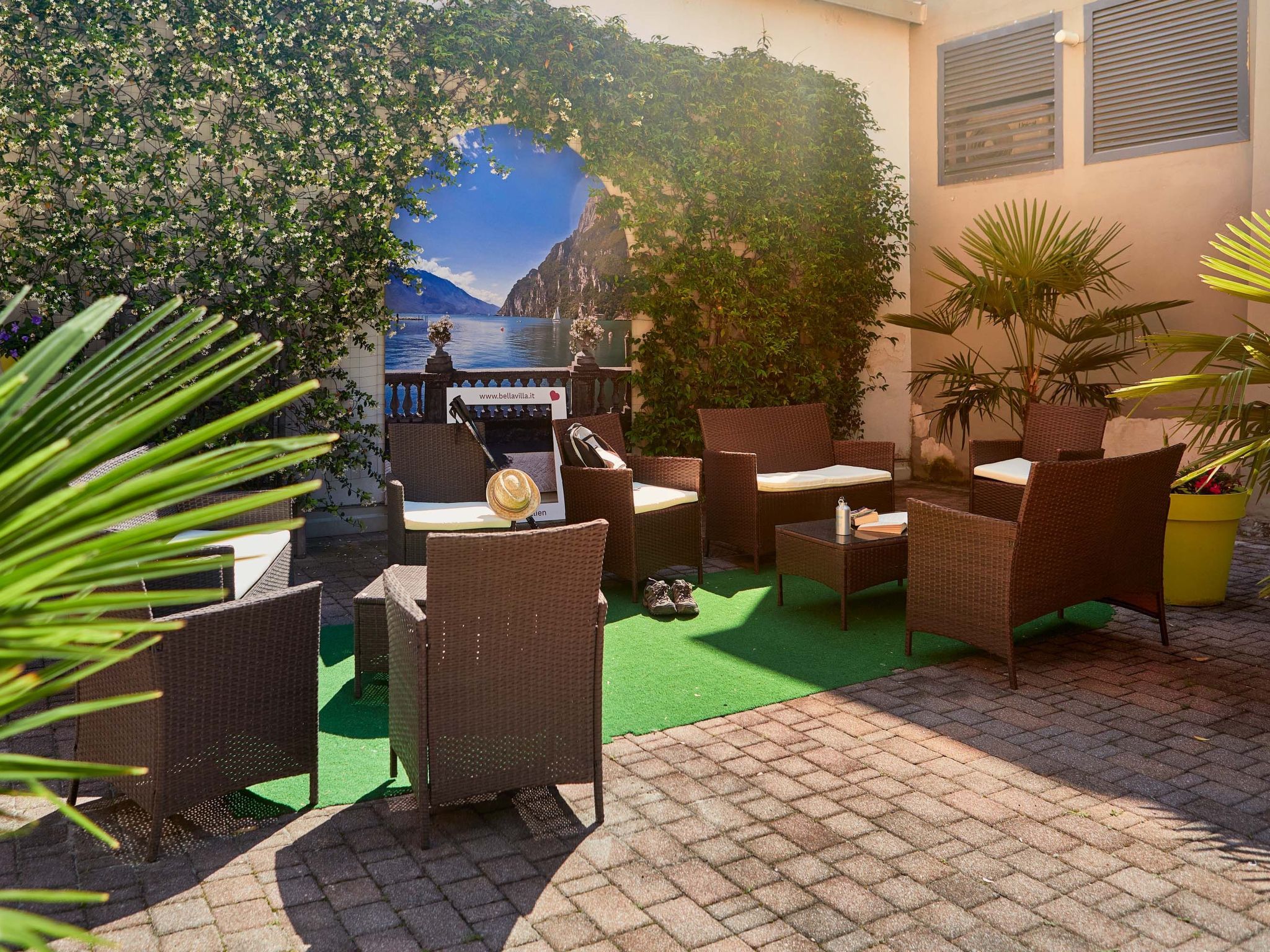 Schönes Dachgeschosszimmer mit großem Balkon BV5-Inside