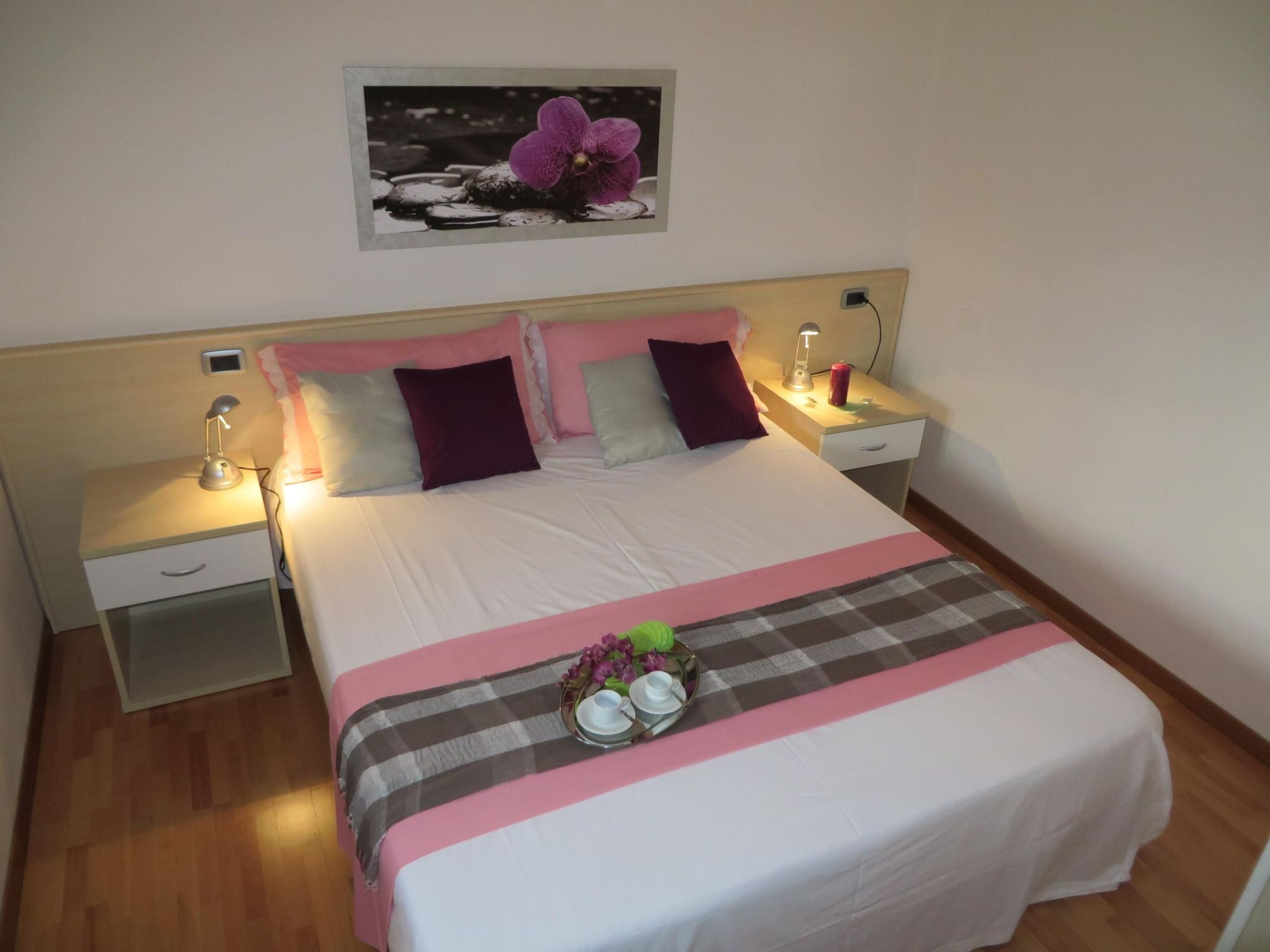 Schönes Dachgeschosszimmer mit großem Balkon BV5-Inside