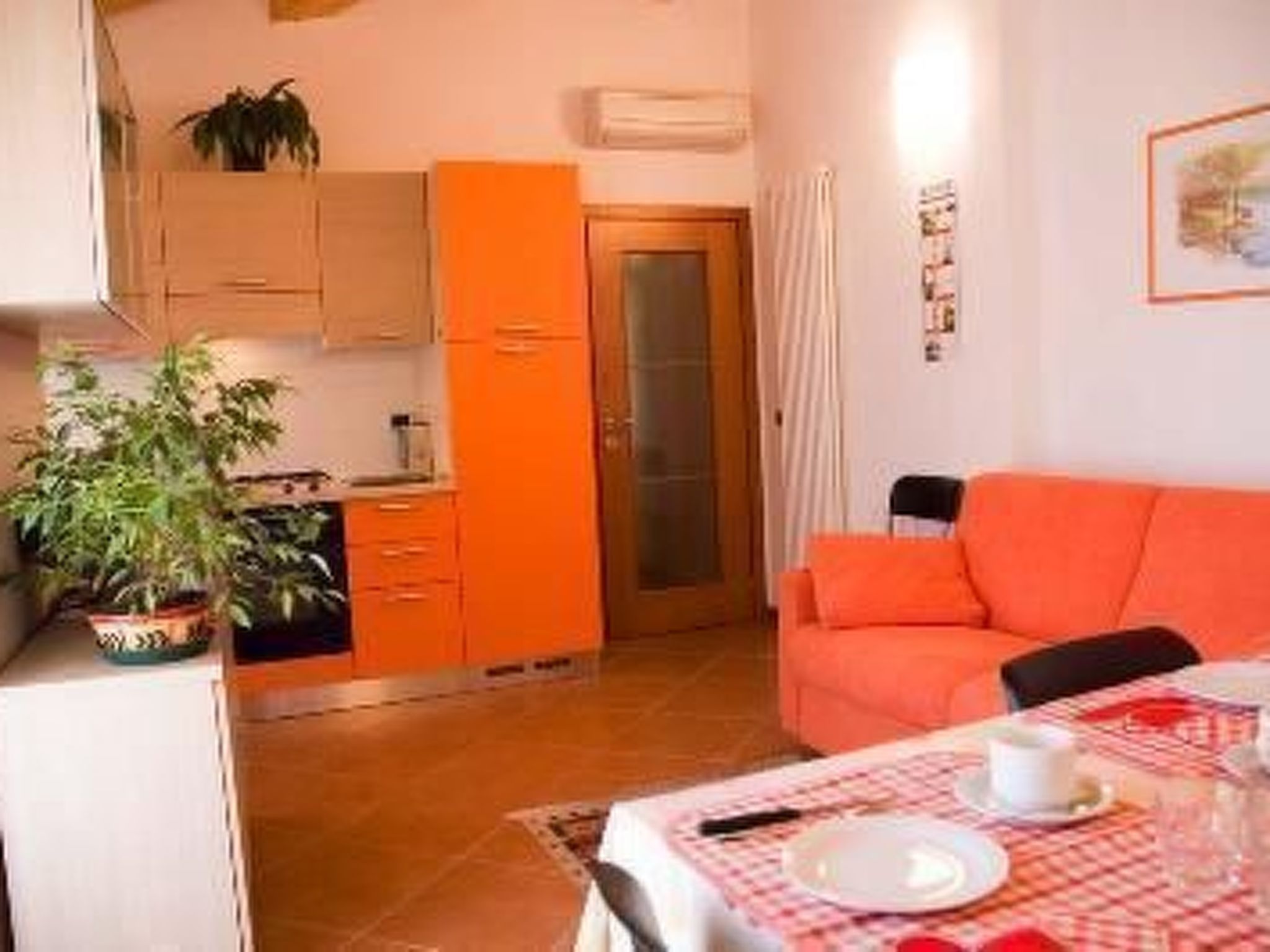 Schönes Dachgeschosszimmer mit großem Balkon BV5-Inside