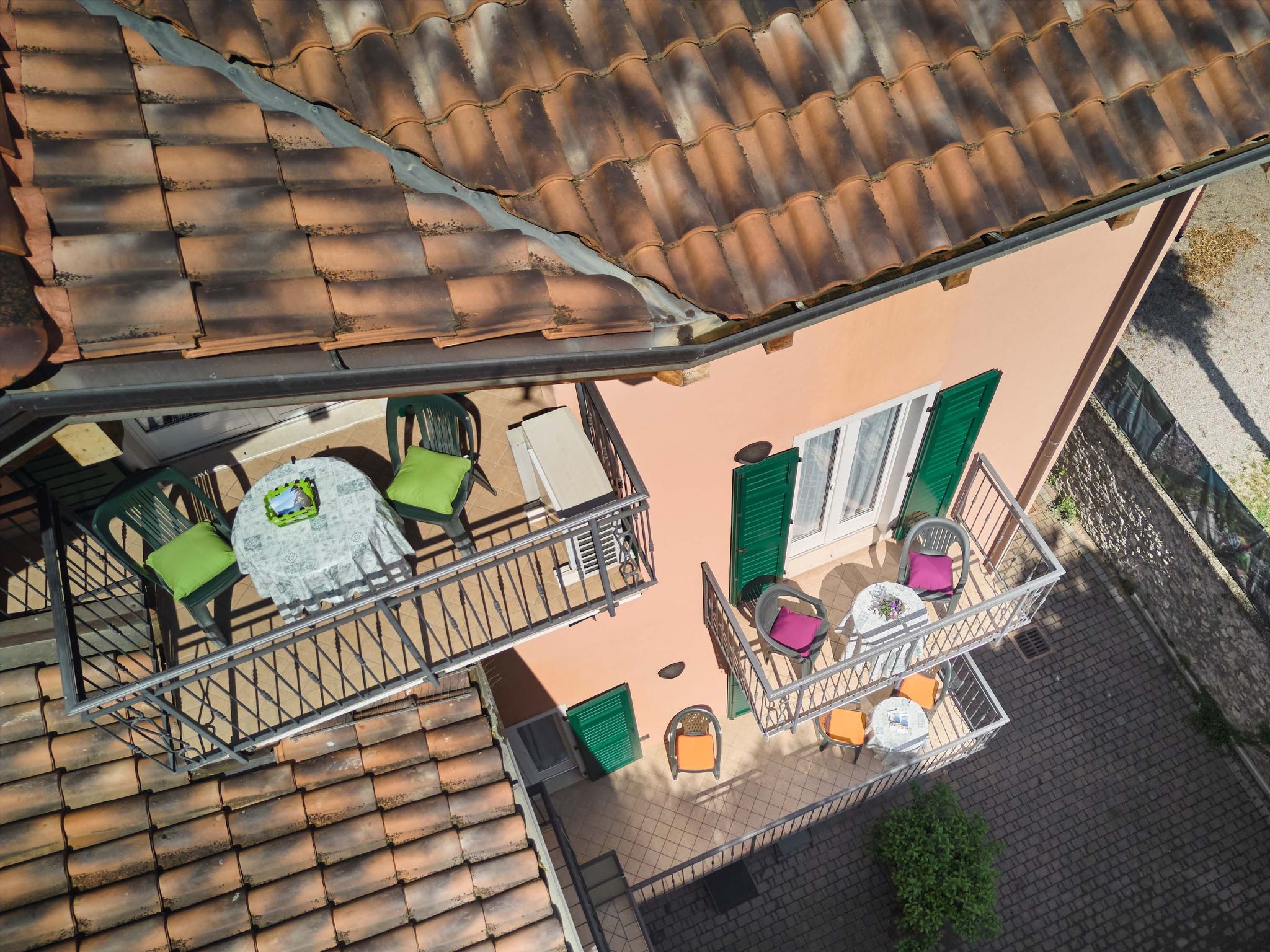 Schönes Dachgeschosszimmer mit großem Balkon BV5-Inside