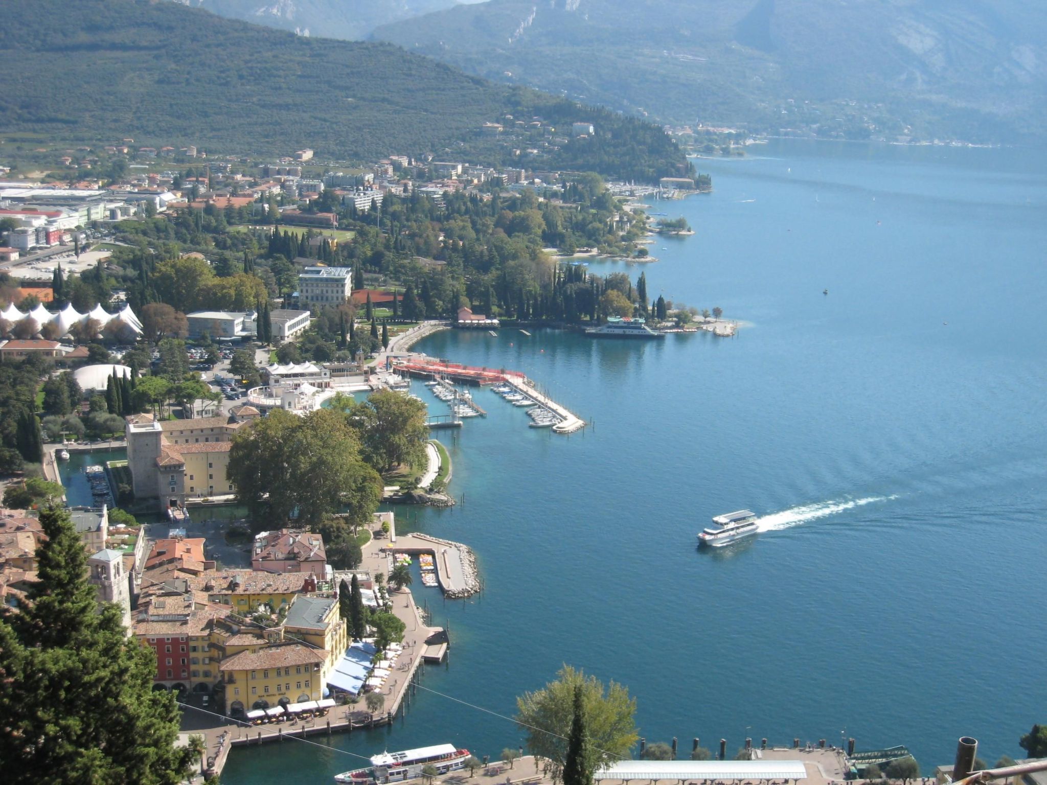 Schönes Dachgeschosszimmer mit großem Balkon BV5-Inside