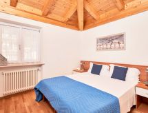 Superior penthouse met groot balkon en panoramisch uitzicht over het Gardameer - thumbnail 5