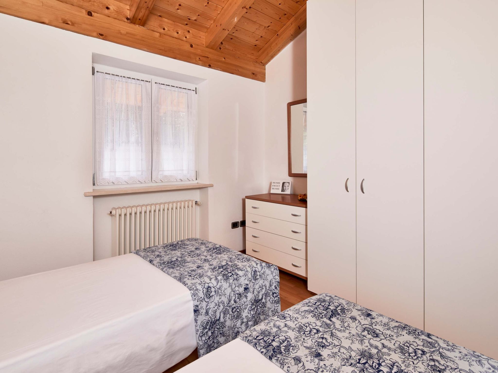 Superior-Dachgeschosszimmer mit großem Balkon BV4-Inside