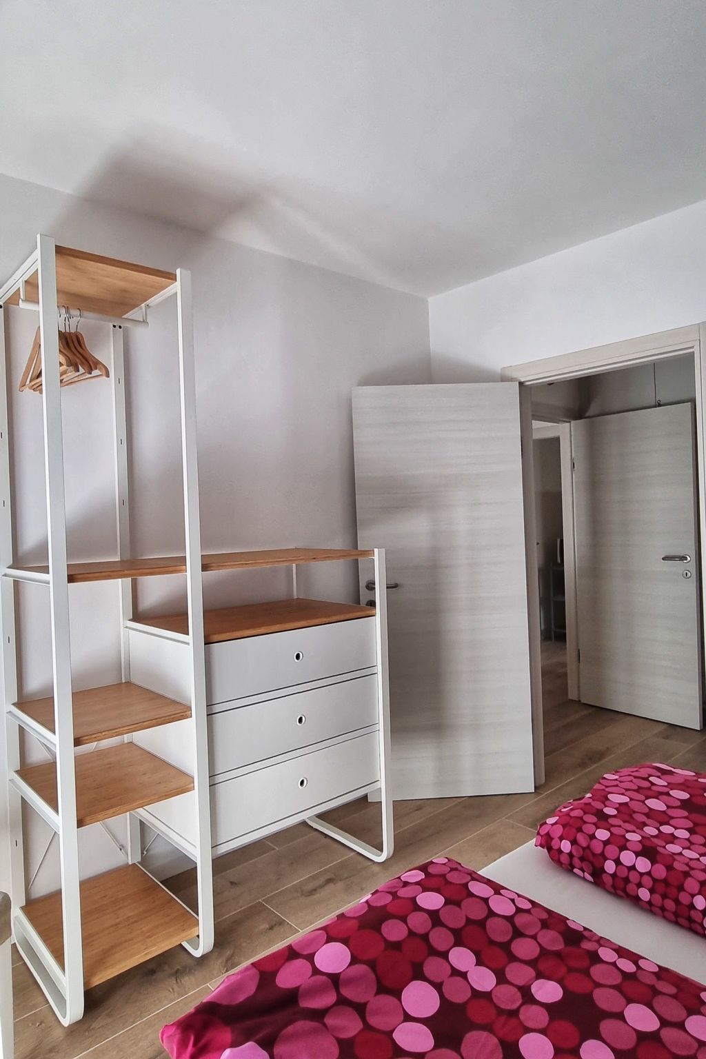 Für 2 Personen  + 3 Kinder ca. 70 m&sup2- in Torbole, Oberitalienische Seen (Ga - Binnen