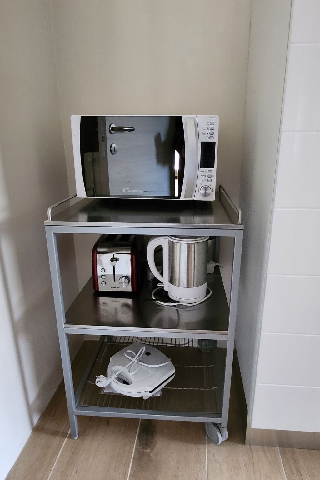 Für 2 Personen  + 3 Kinder ca. 70 m&sup2- in Torbole, Oberitalienische Seen (Ga - Binnen