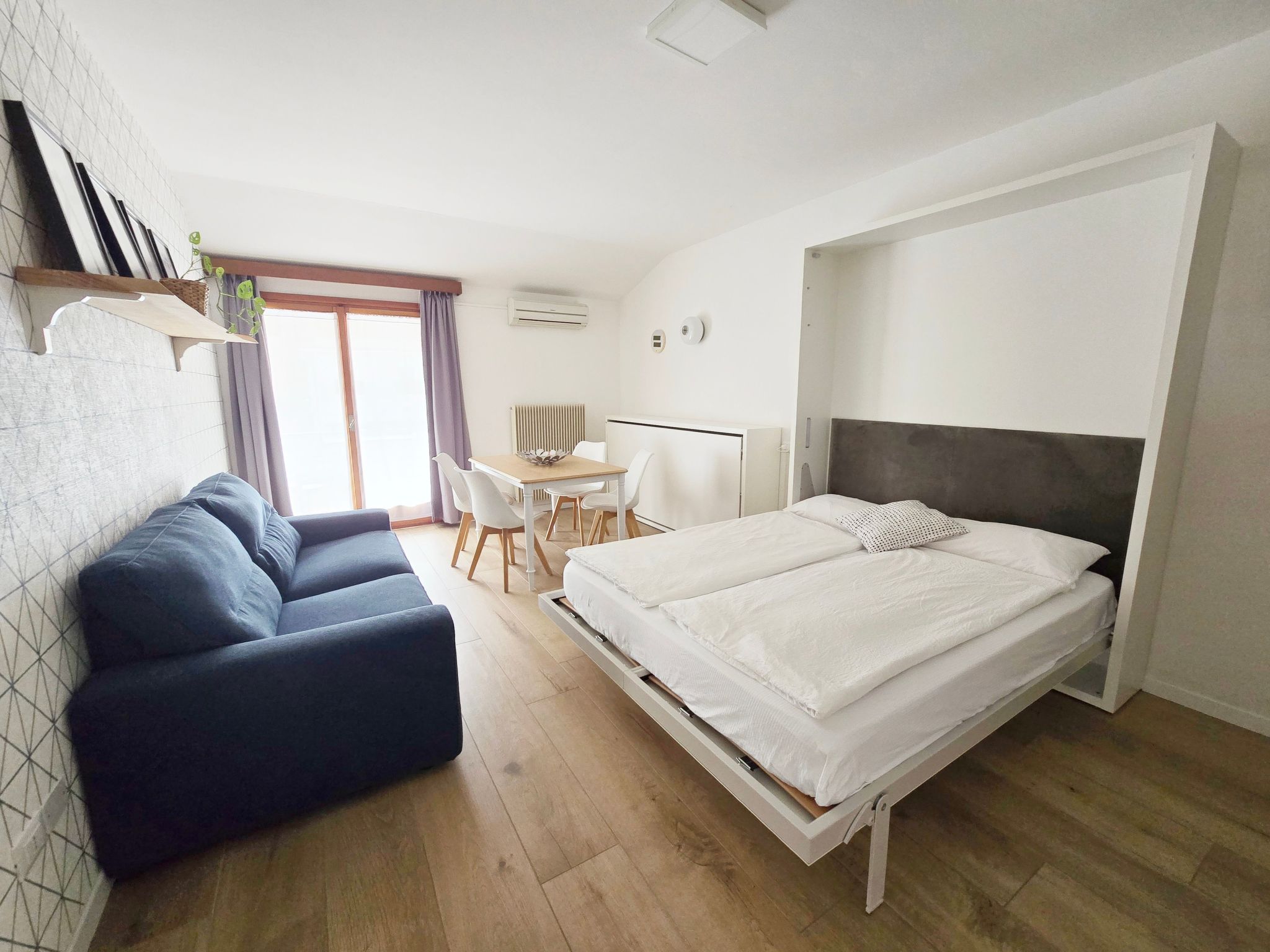Für 2 Personen  + 3 Kinder ca. 70 m&sup2- in Torbole, Oberitalienische Seen (Ga - Binnen