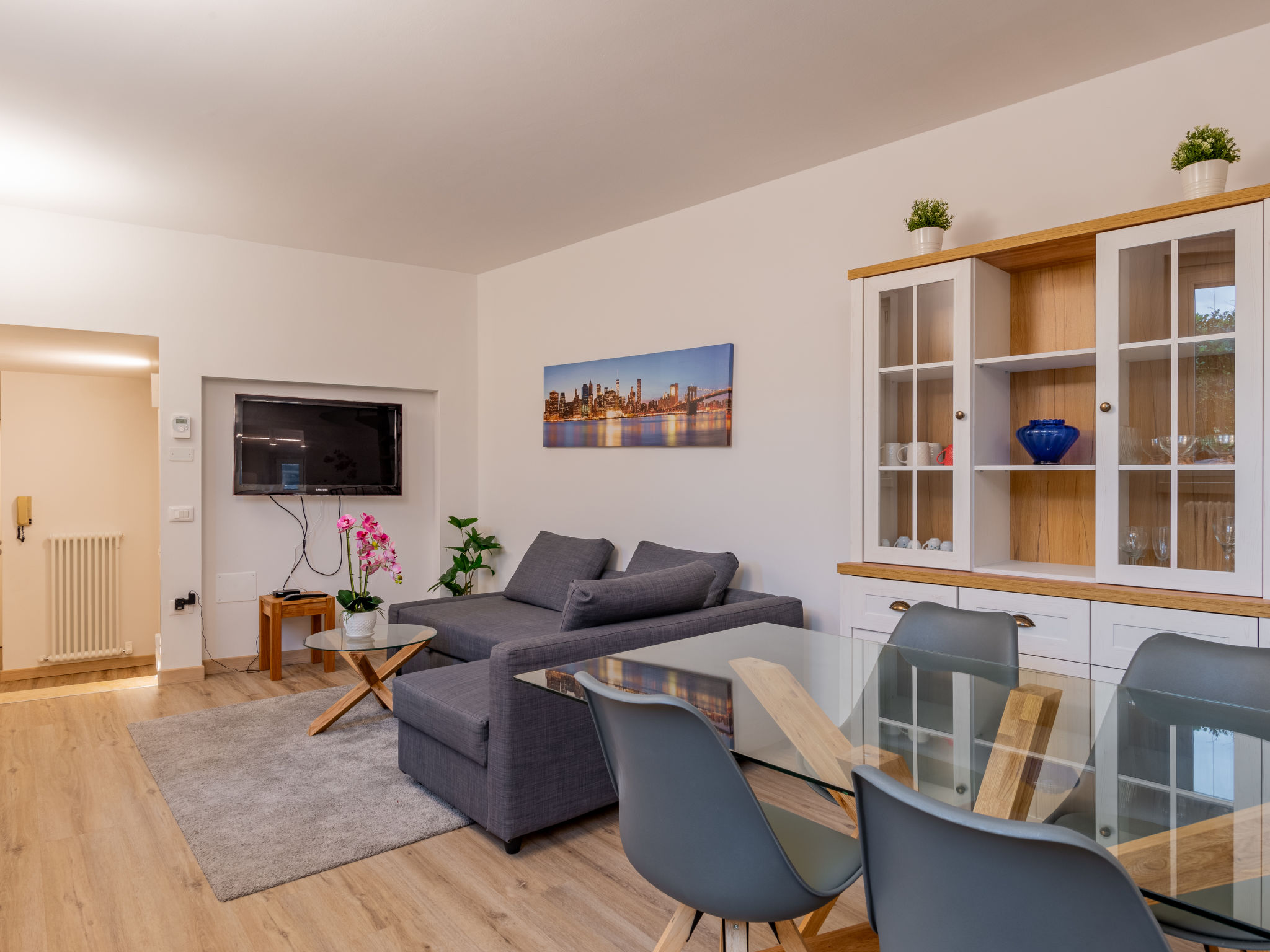 Crosina — Living Room (4 of 35)