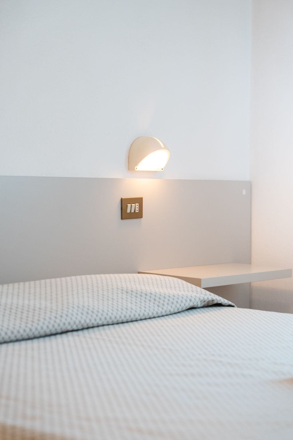 Photo of Ruhige Drei-Zimmer-Wohnung im Grünen mit Seeblick