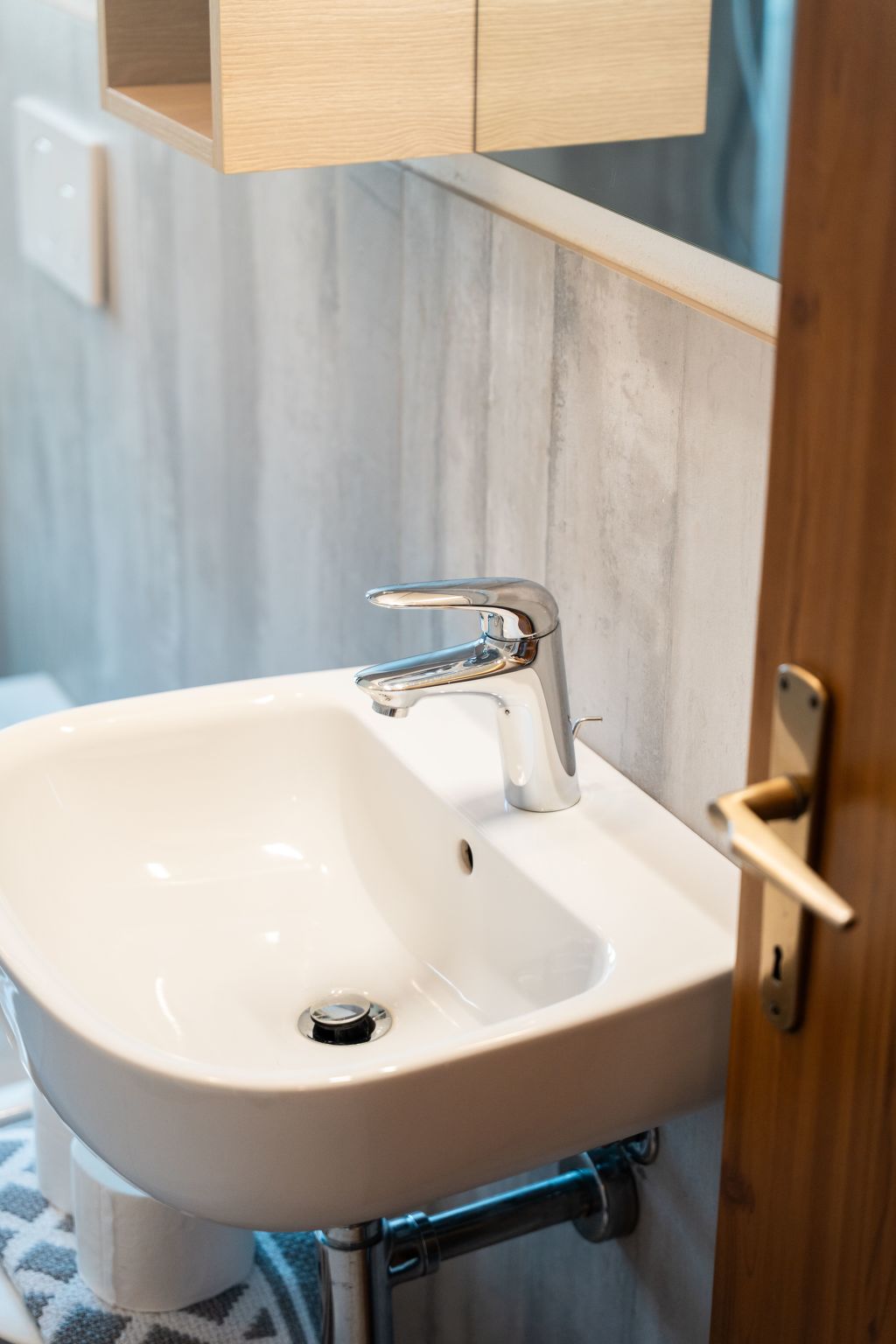 Photo of Ruhige Drei-Zimmer-Wohnung im Grünen mit Seeblick