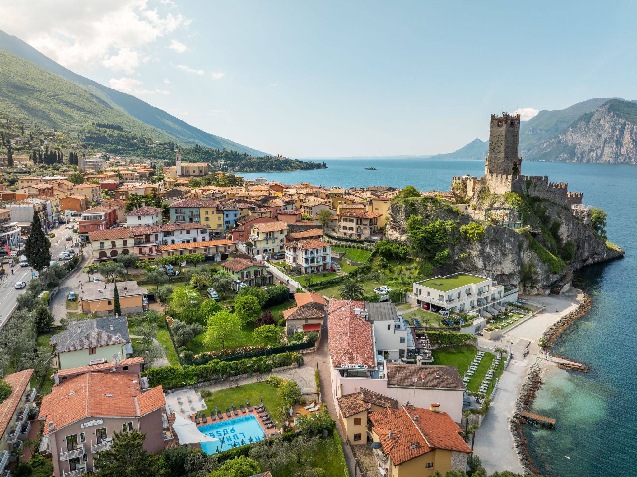 Photo of Ruhige Drei-Zimmer-Wohnung im Grünen mit Seeblick