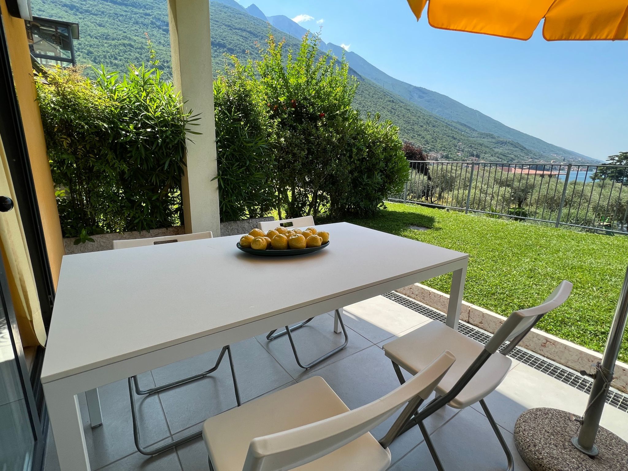 Zwei-Zimmer-Wohnung mit Seeblick-Image-tags.info