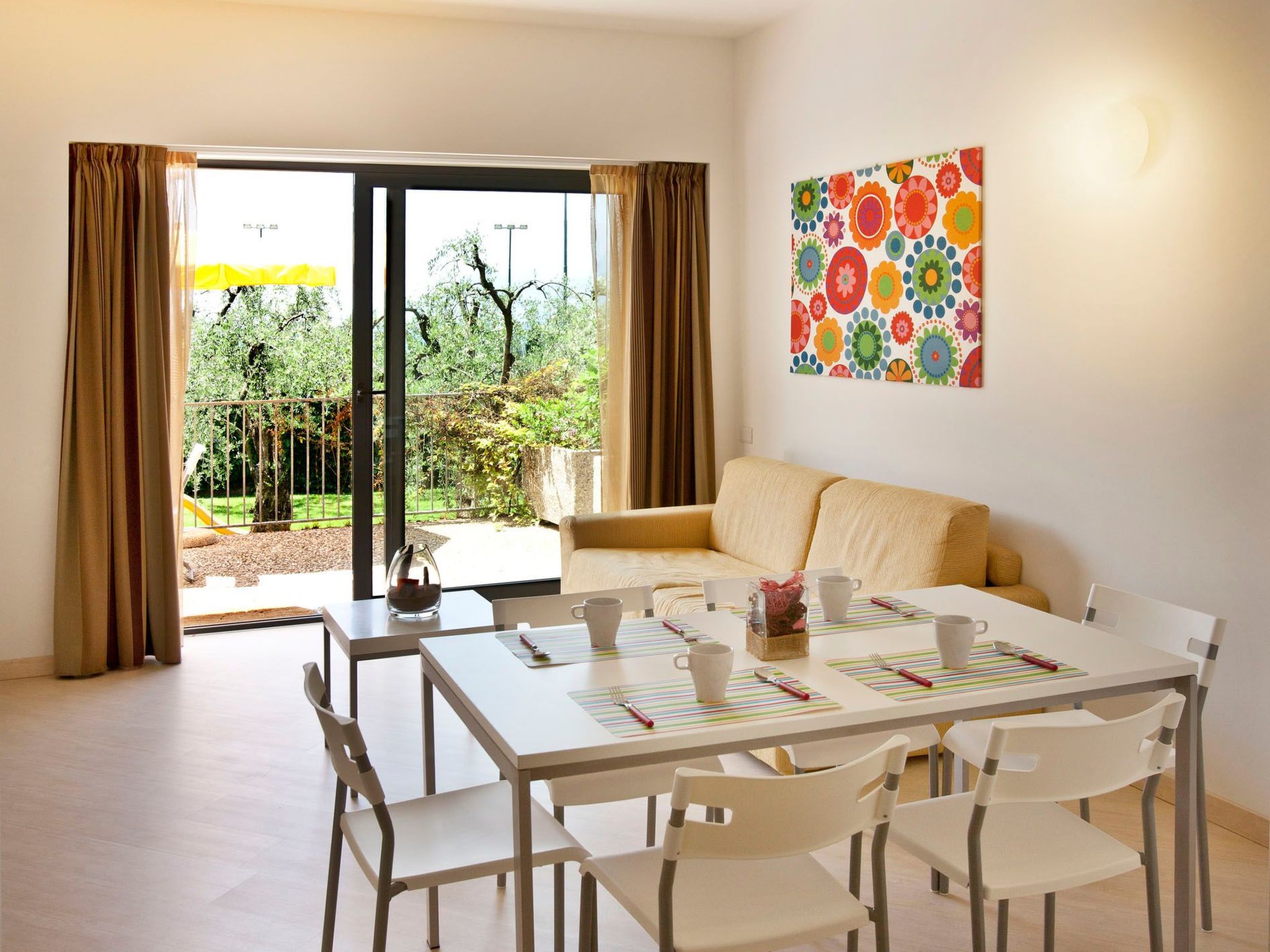 Dreizimmerwohnung mit teilweiser Seesicht