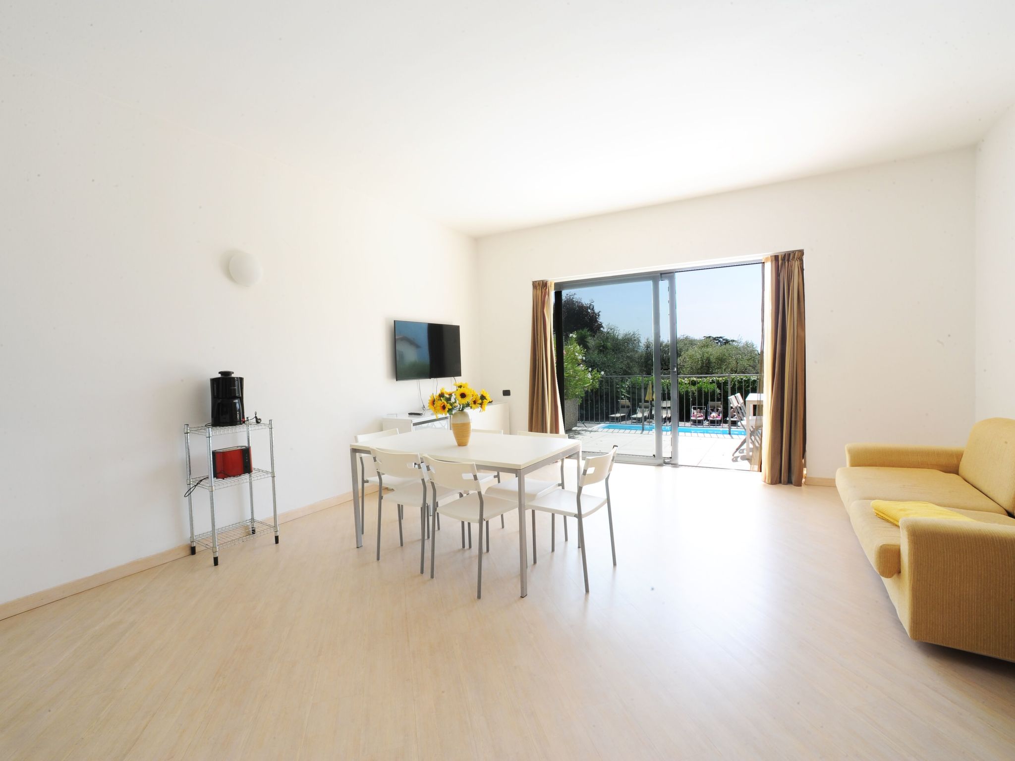 Dreizimmerwohnung mit teilweiser Seesicht-Image-tags.info