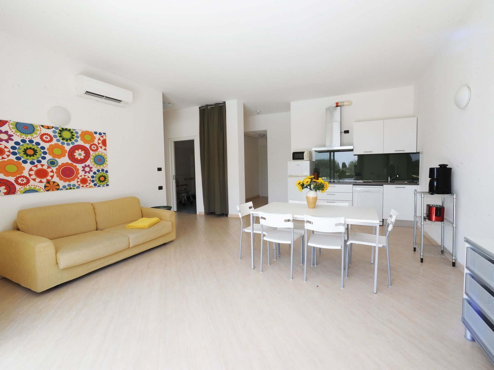 Dreizimmerwohnung mit teilweiser Seesicht-Image-tags.info