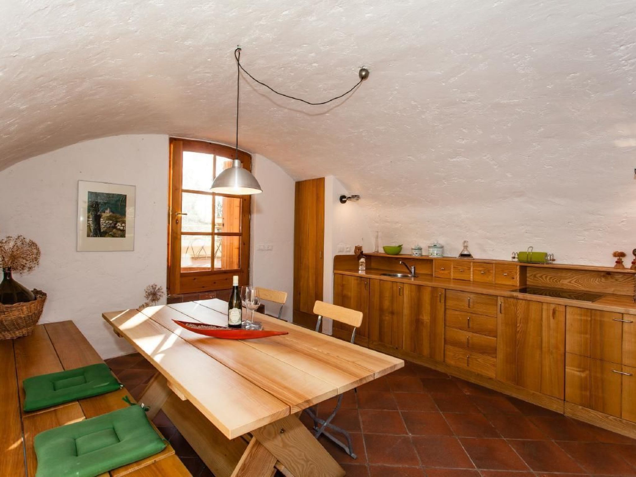 Rustiko-Landhaus mit Infinity-Pool und Seeblick-Binnen