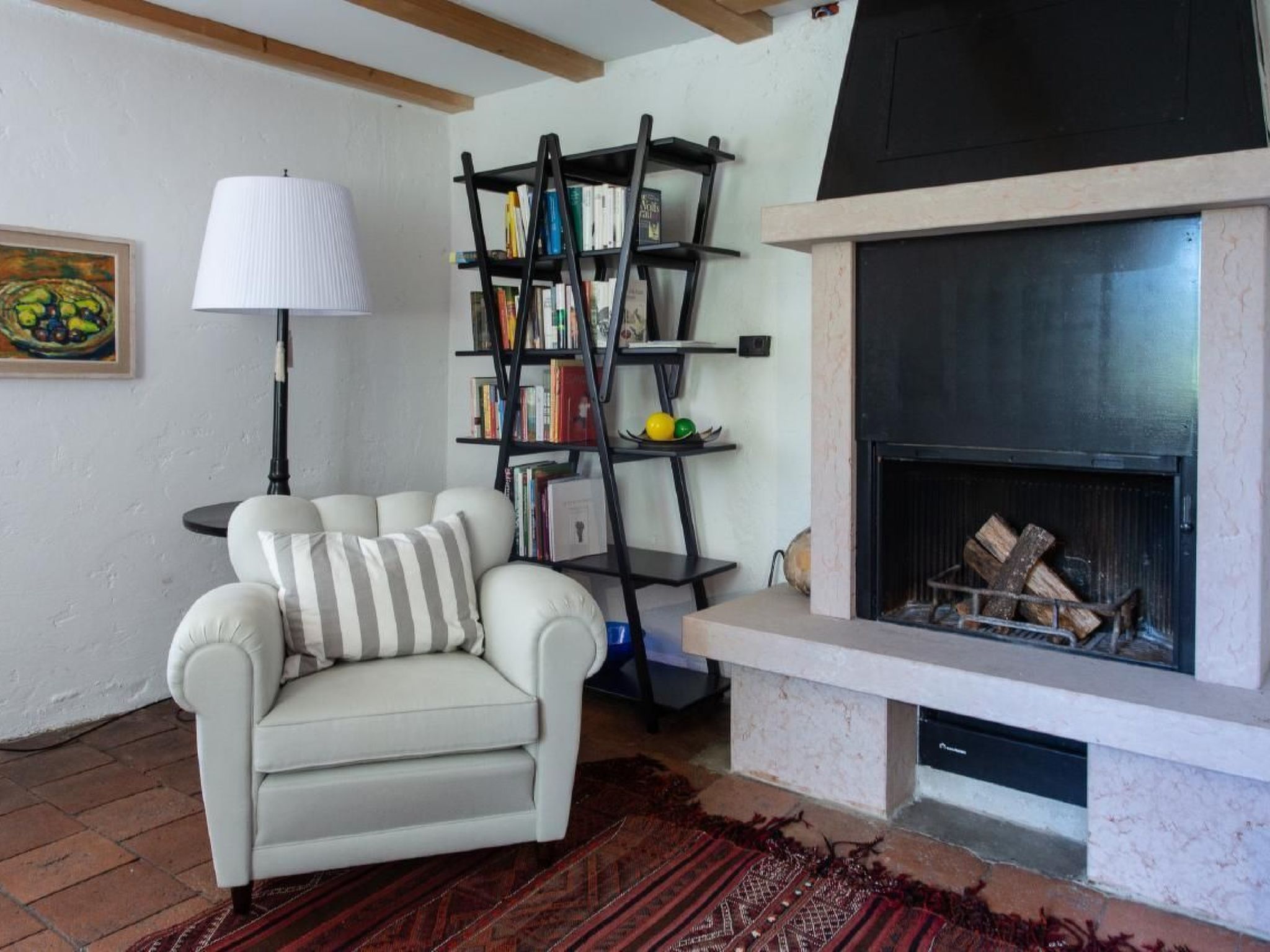 Rustiko-Landhaus mit Infinity-Pool und Seeblick-Binnen