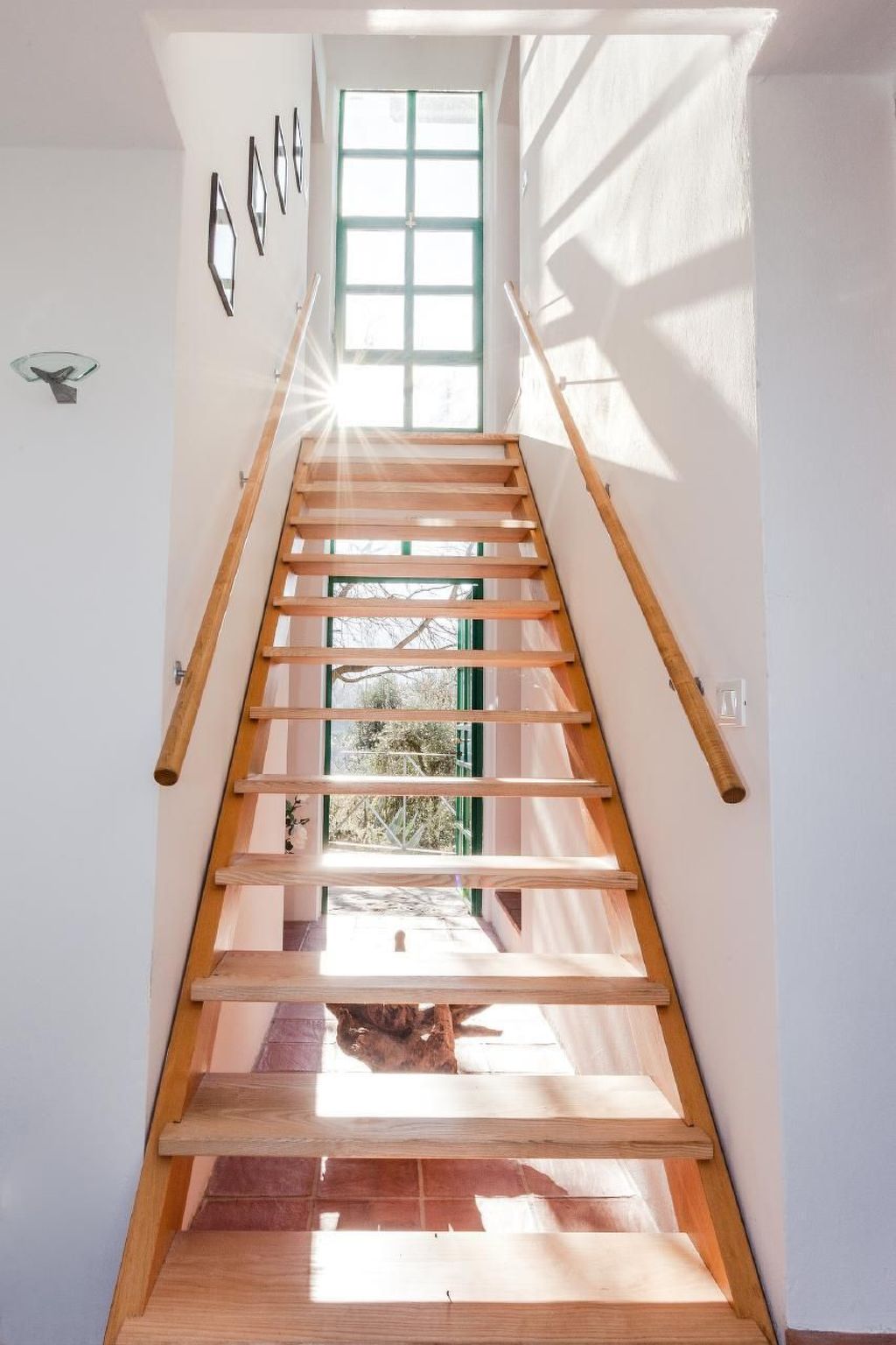 Rustiko-Landhaus mit Infinity-Pool und Seeblick-Binnen