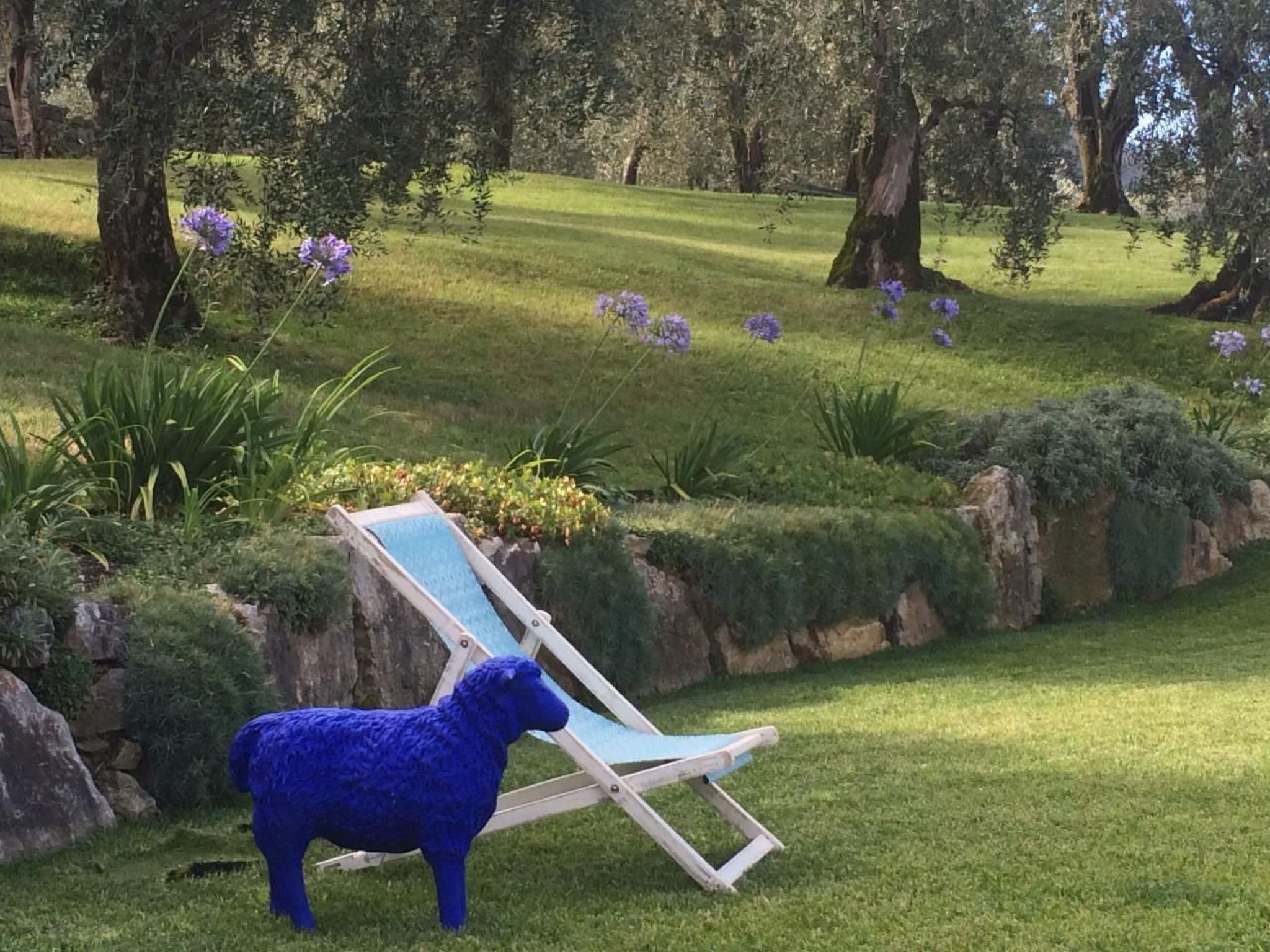 Rustiko-Landhaus mit Infinity-Pool und Seeblick-Binnen