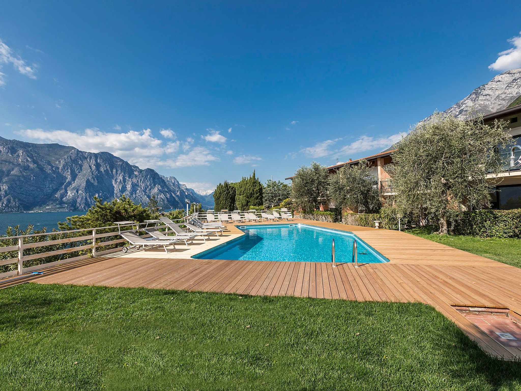 Zwei-Zimmer-Wohnung mit Seeblick, Grill und Gemeinschaftspool-Image-tags.info