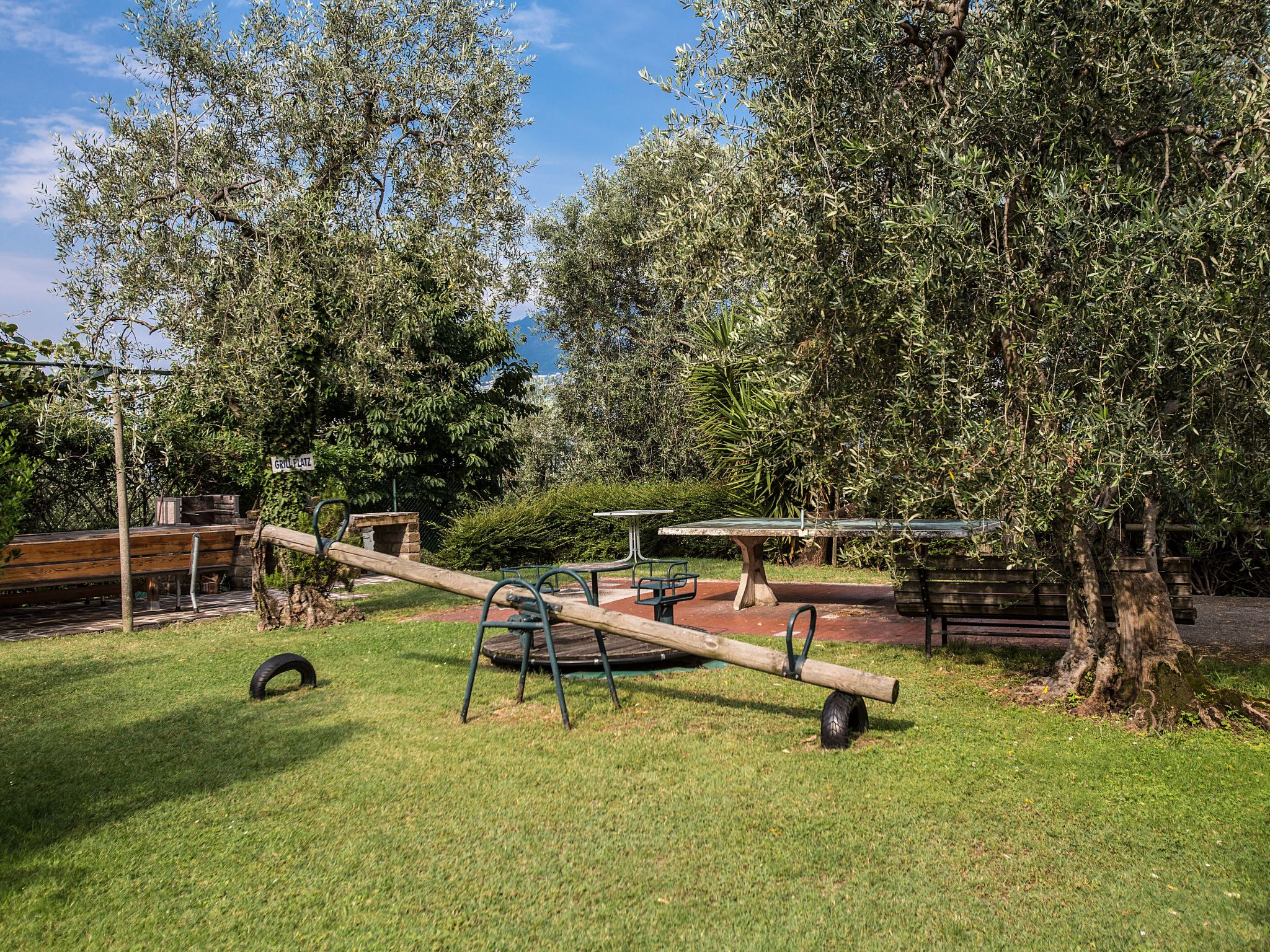 Zwei-Zimmer-Wohnung mit Seeblick, Grill und Gemeinschaftspool-Image-tags.info