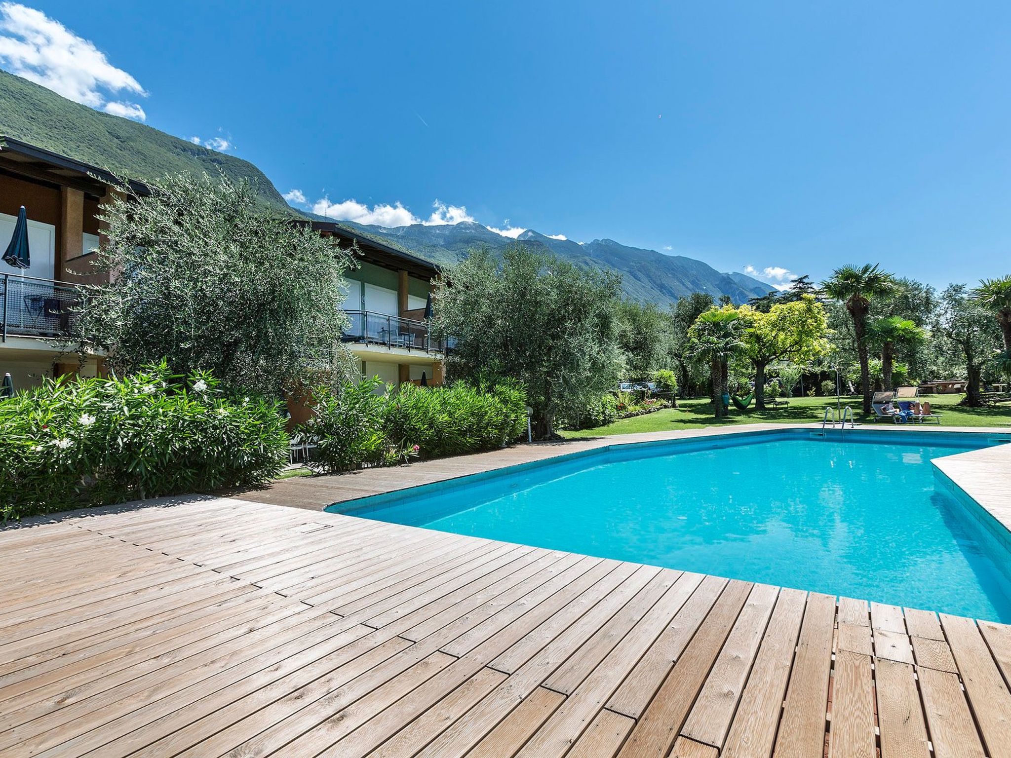 Zwei-Zimmer-Wohnung mit Seeblick, Grill und Gemeinschaftspool-Image-tags.info