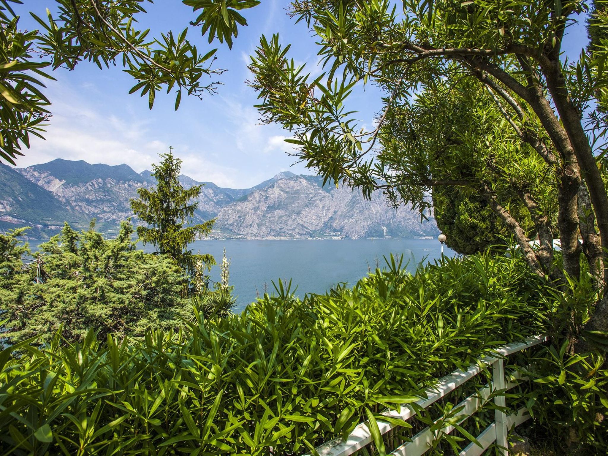 Zwei-Zimmer-Wohnung mit Seeblick, Grill und Gemeinschaftspool-Image-tags.info