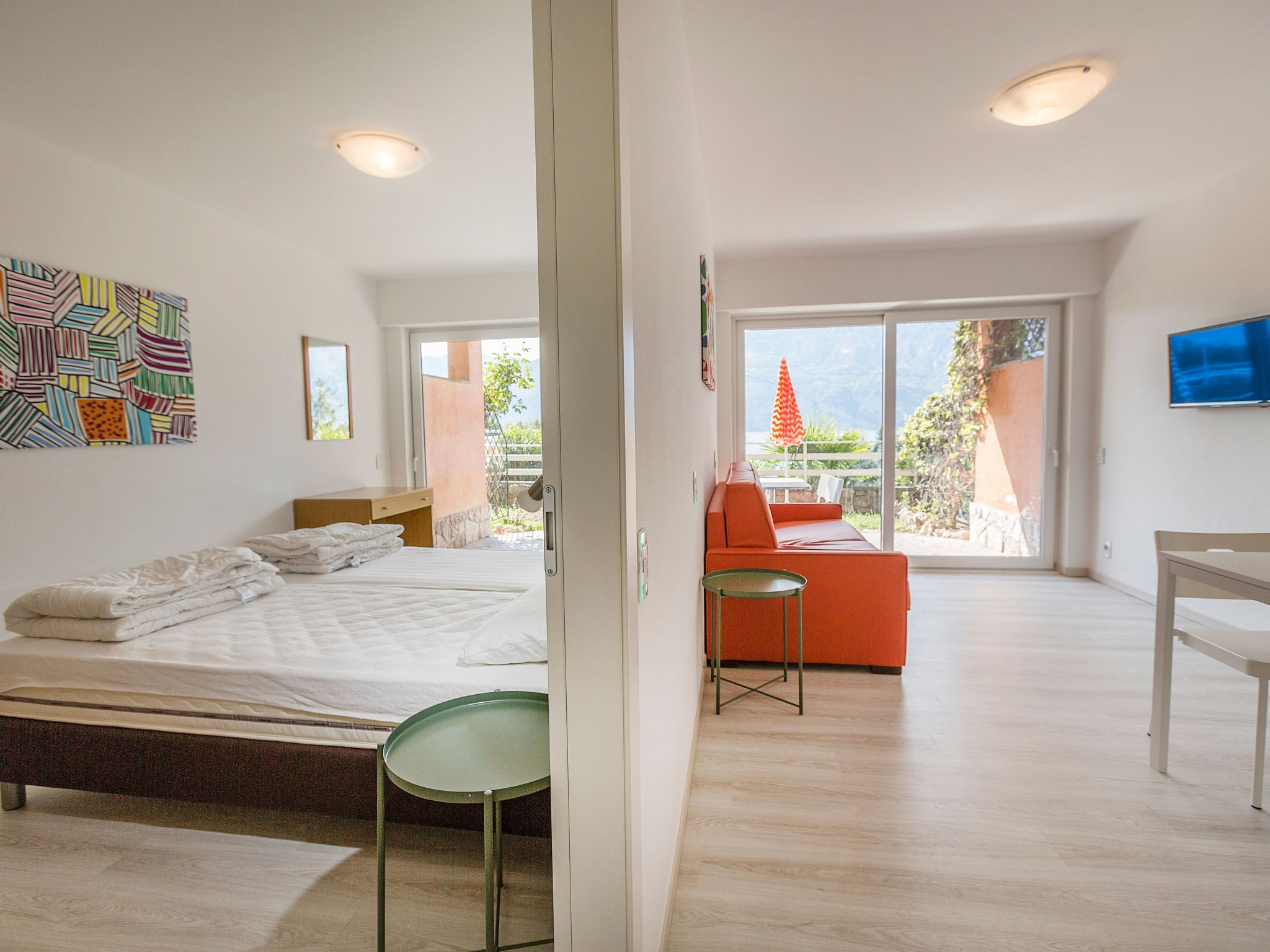 Zwei-Zimmer-Wohnung mit Seeblick, Grill und Gemeinschaftspool-Image-tags.info