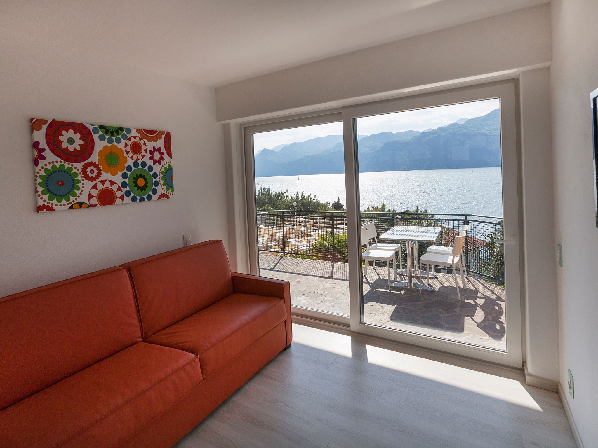 Zwei-Zimmer-Wohnung mit Seeblick, Grill und Gemeinschaftspool-Image-tags.info