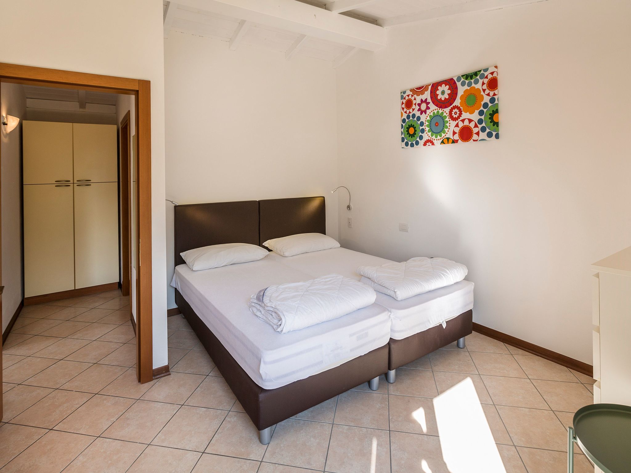 Zwei-Zimmer-Wohnung mit Seeblick, Grill und Gemeinschaftspool-Image-tags.info