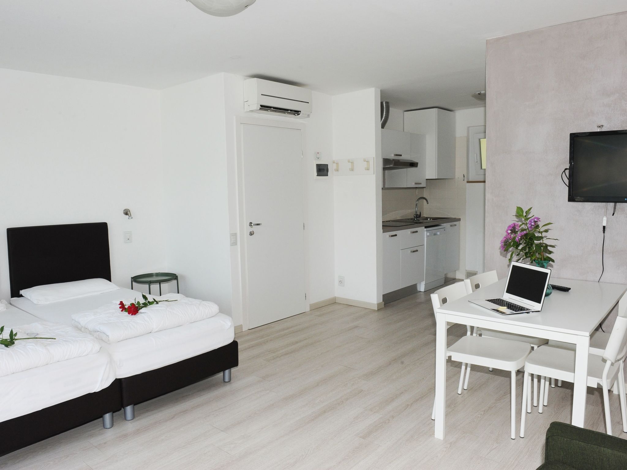 Studio mit Seeblick, BBQ und Gemeinschaftspool-Image-tags.info