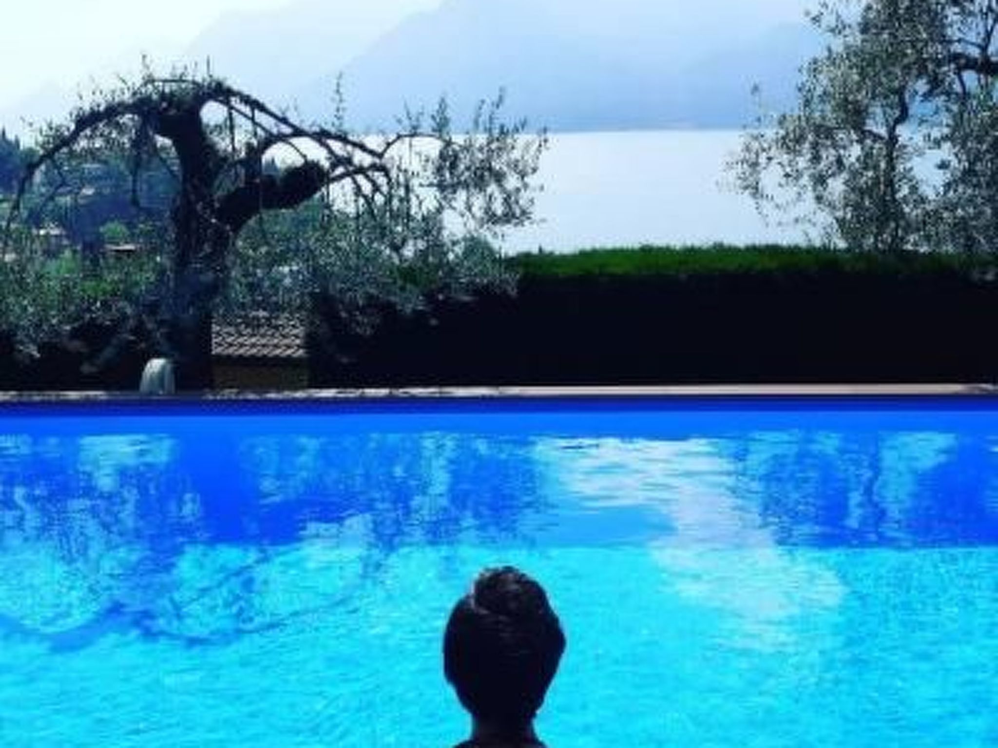 Photo of Zwei-Zimmer-Wohnung mit herrlicher Terrasse mit Seeblick