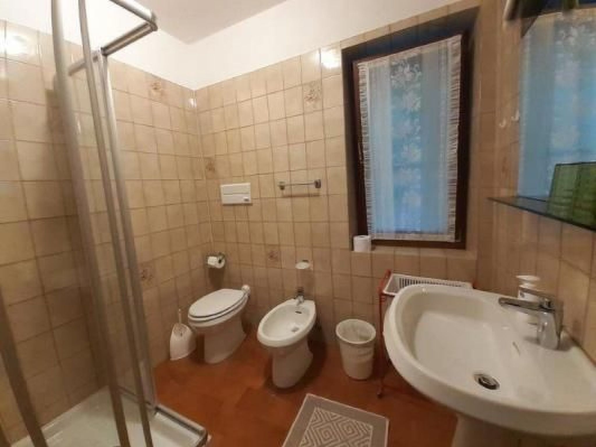 Photo of Zwei-Zimmer-Wohnung mit herrlicher Terrasse mit Seeblick