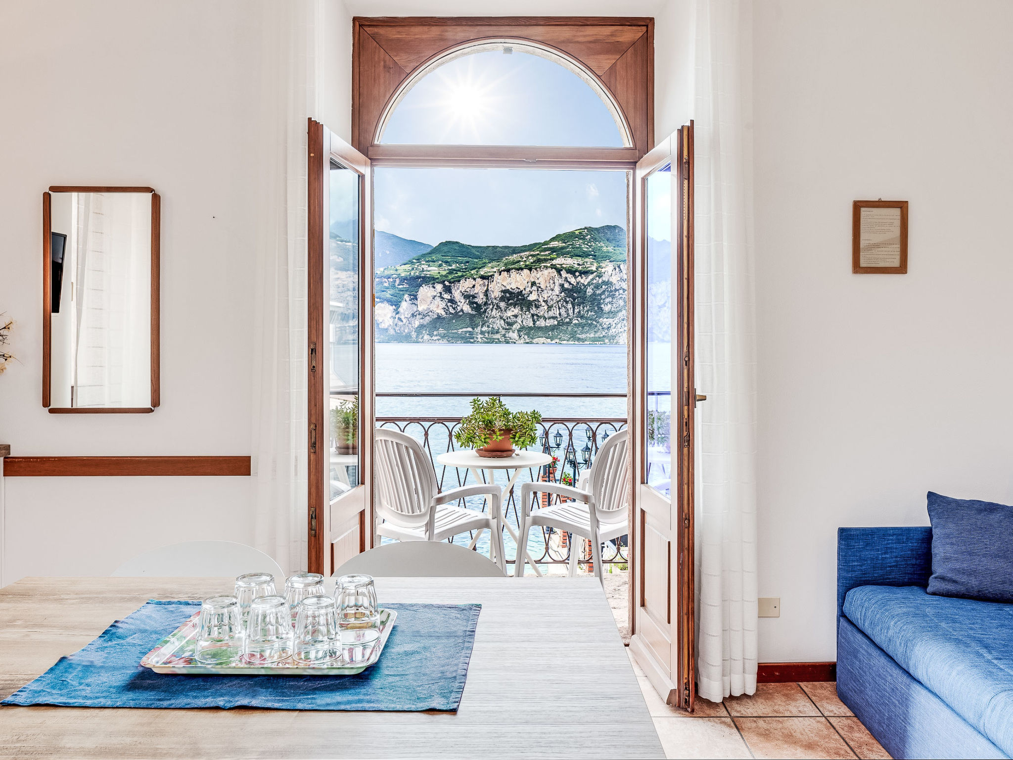 Zwei-Zimmer-Wohnung mit Seeblick