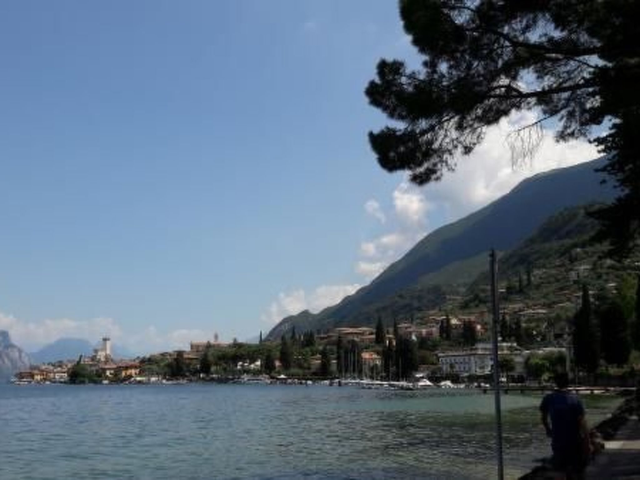 Photo of Zwei-Zimmer-Wohnung mit Seeblick