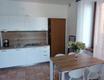 Romantisch appartement met panoramisch uitzicht op het Gardameer - thumbnail 3