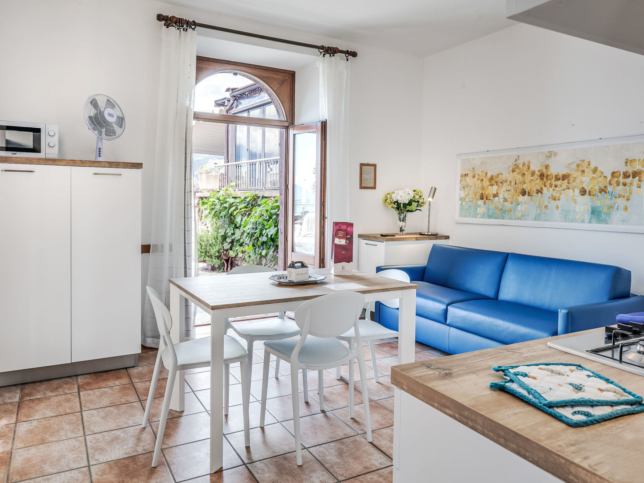 Zwei-Zimmer-Wohnung mit Seeblick
