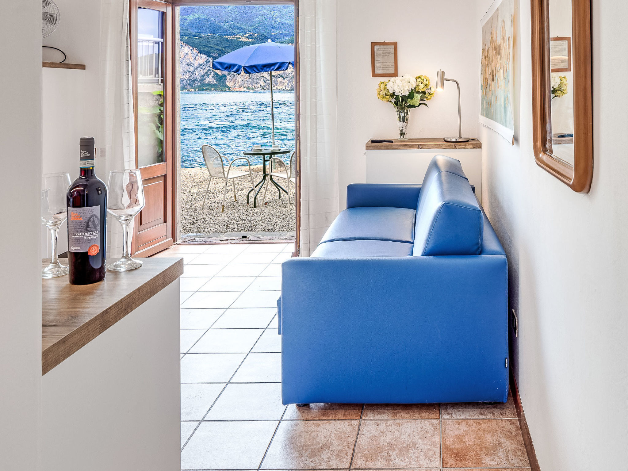 Zwei-Zimmer-Wohnung mit Seeblick