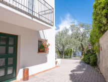 Ruim vakantiehuis Verdin met tuin en uitzicht op de bergen bij Malcesine - thumbnail 2