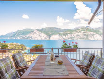 Ruim vakantiehuis Verdin met tuin en uitzicht op de bergen bij Malcesine - thumbnail 3