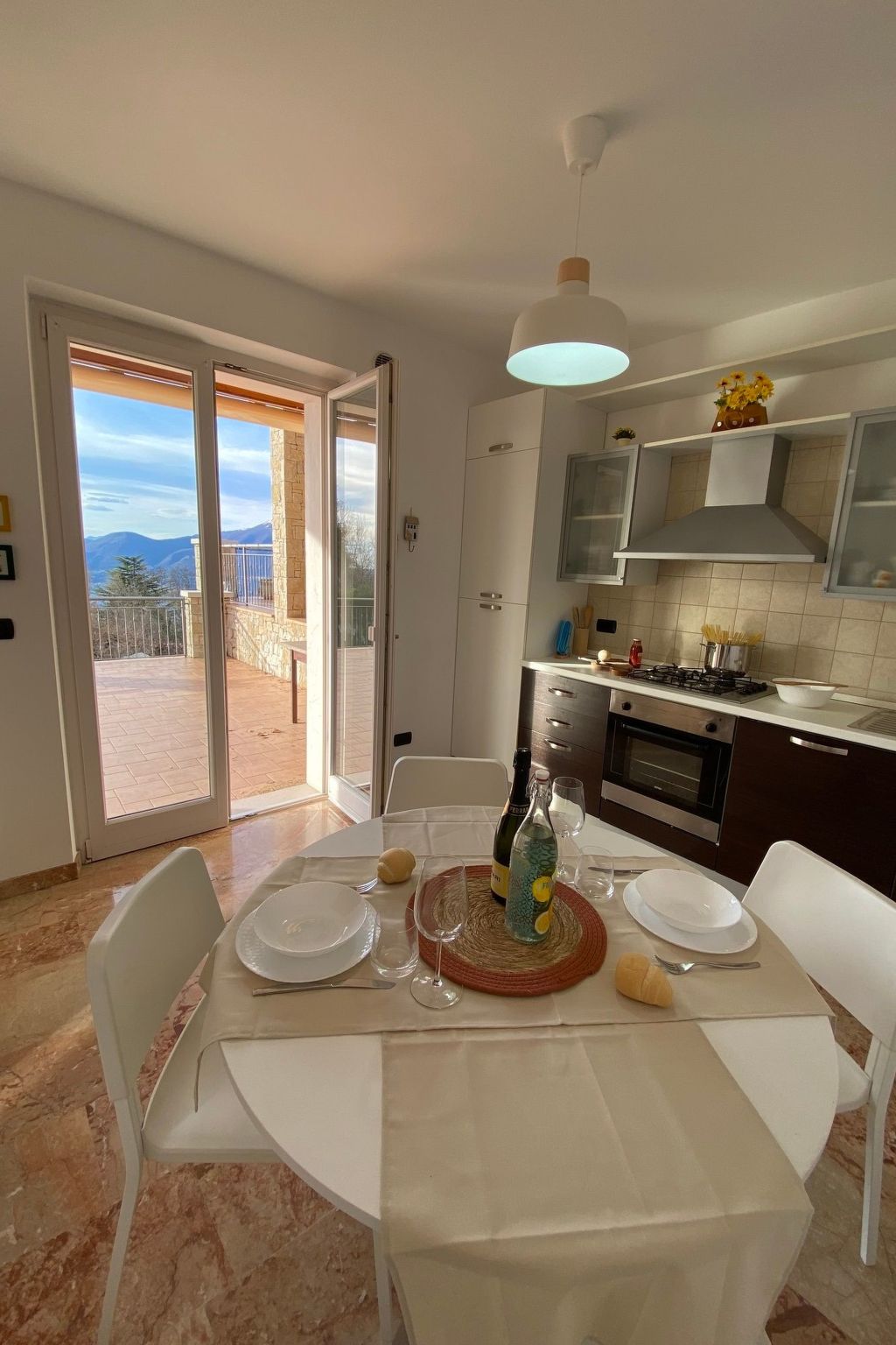 Ferienvilla mit Wasserblick-Inside