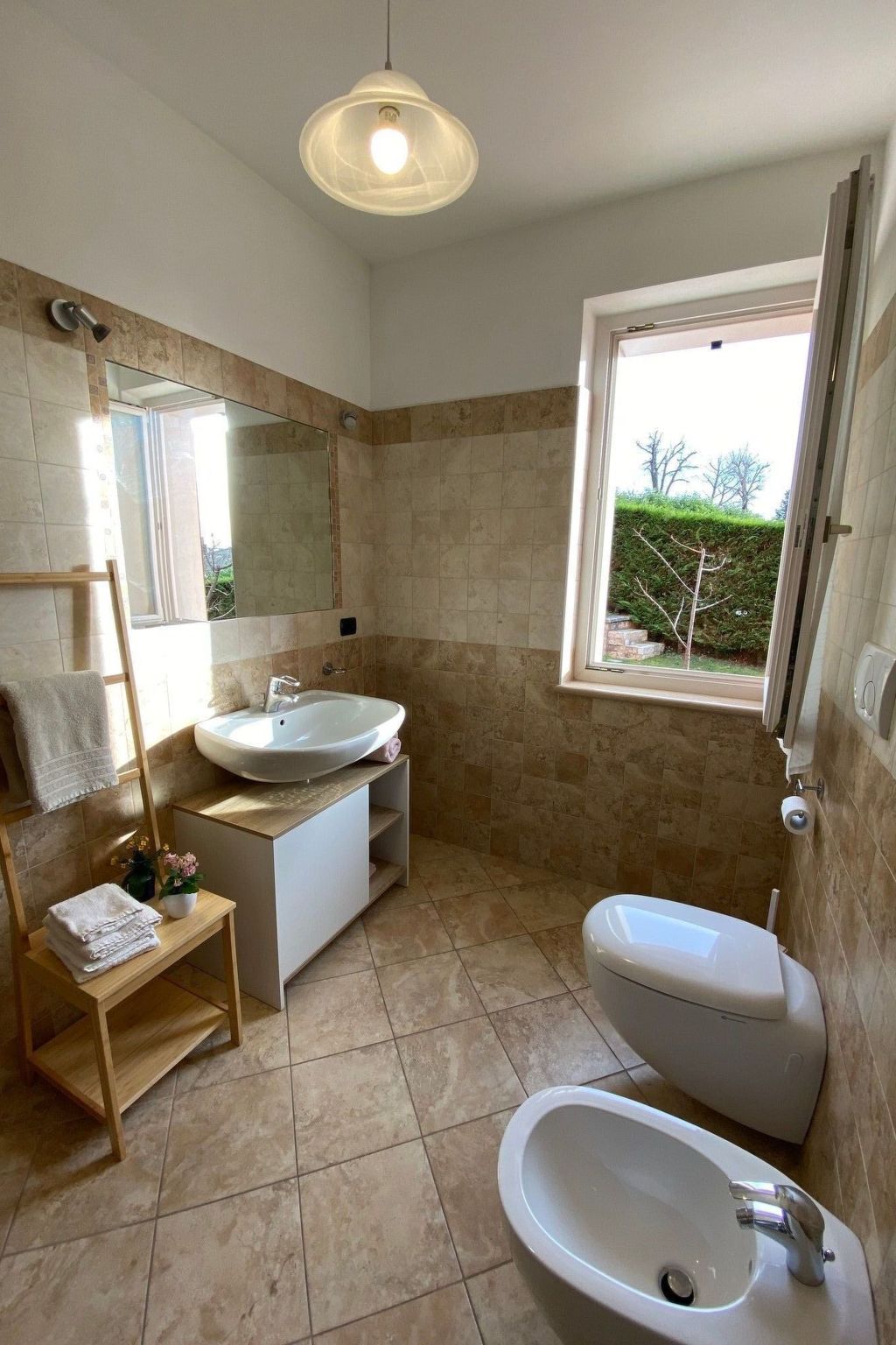 Ferienvilla mit Wasserblick-Inside