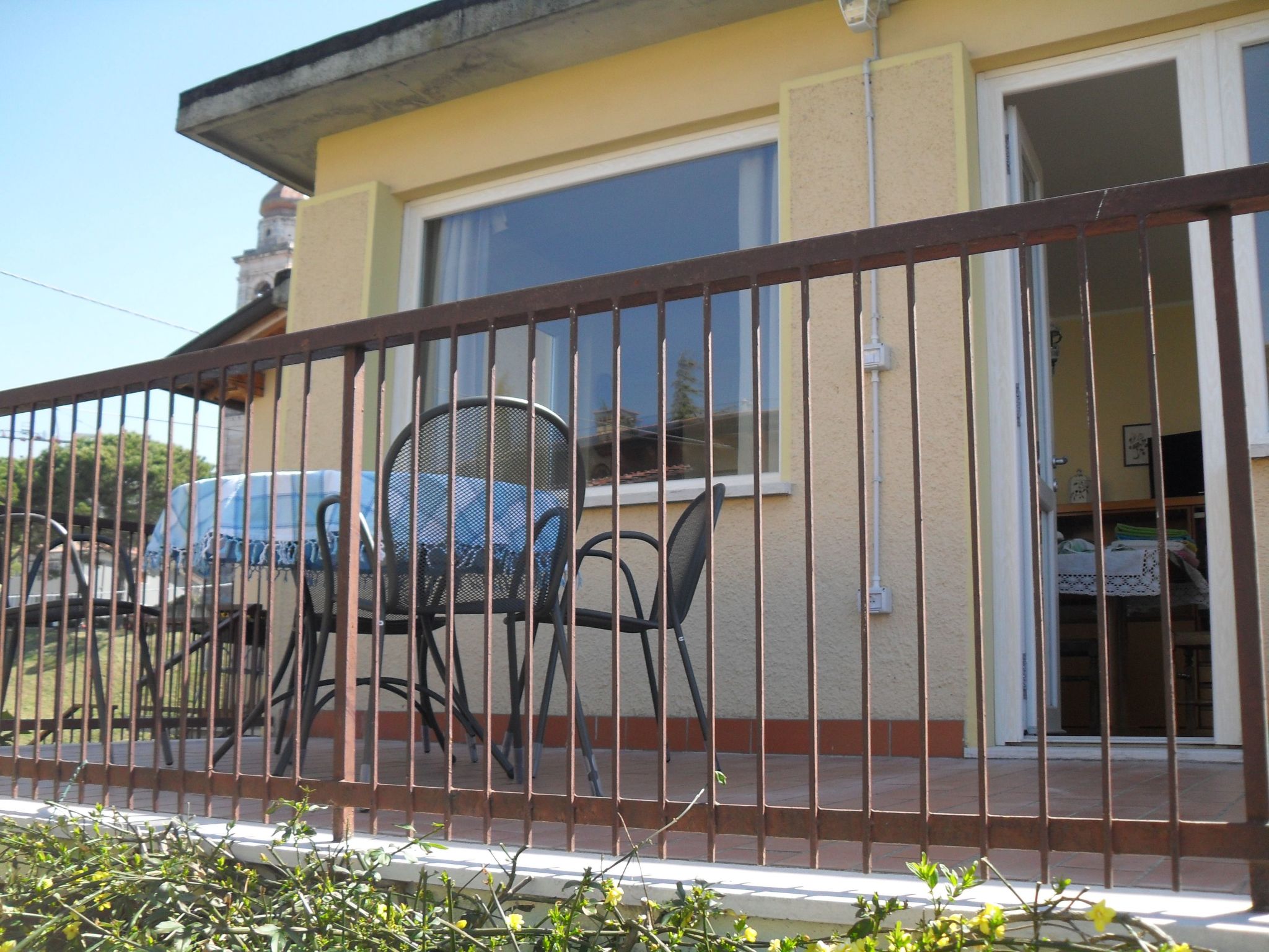 Mit eigenem Garten und Terrasse-Dedans