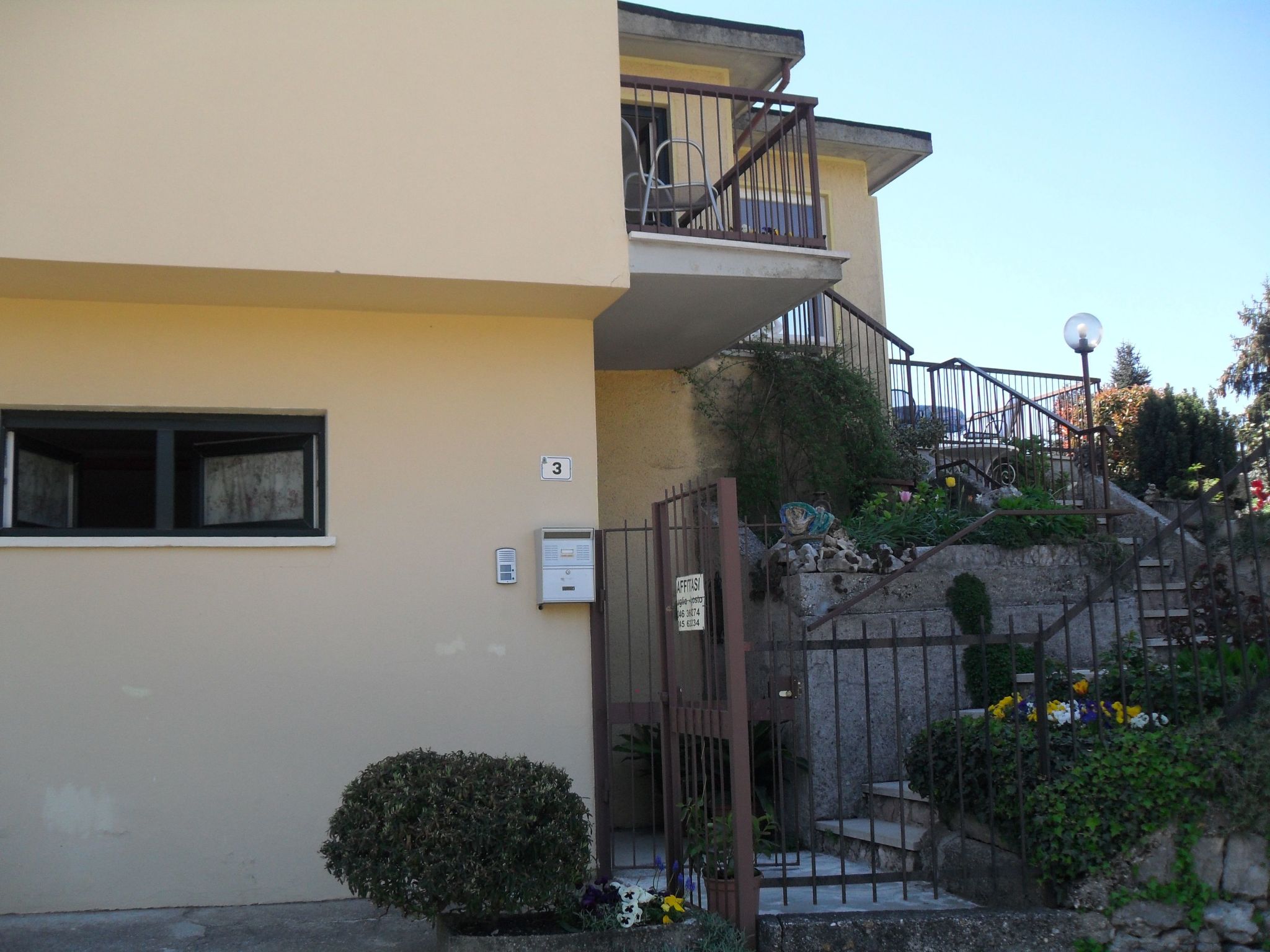 Mit eigenem Garten und Terrasse-Dedans