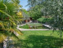 Ruime villa met panoramisch uitzicht op het Gardameer en privé natuurvijver - thumbnail 3