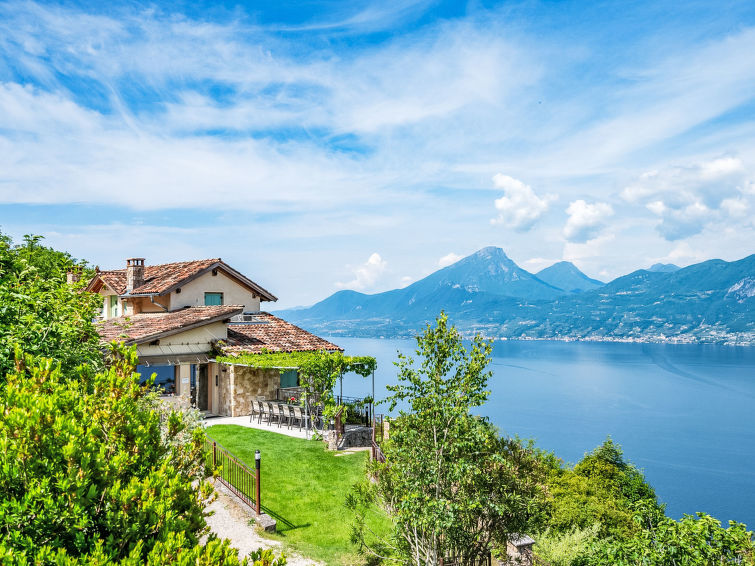 Villa Mit Schönem Seepanorama Und Naturteich - Malcesine