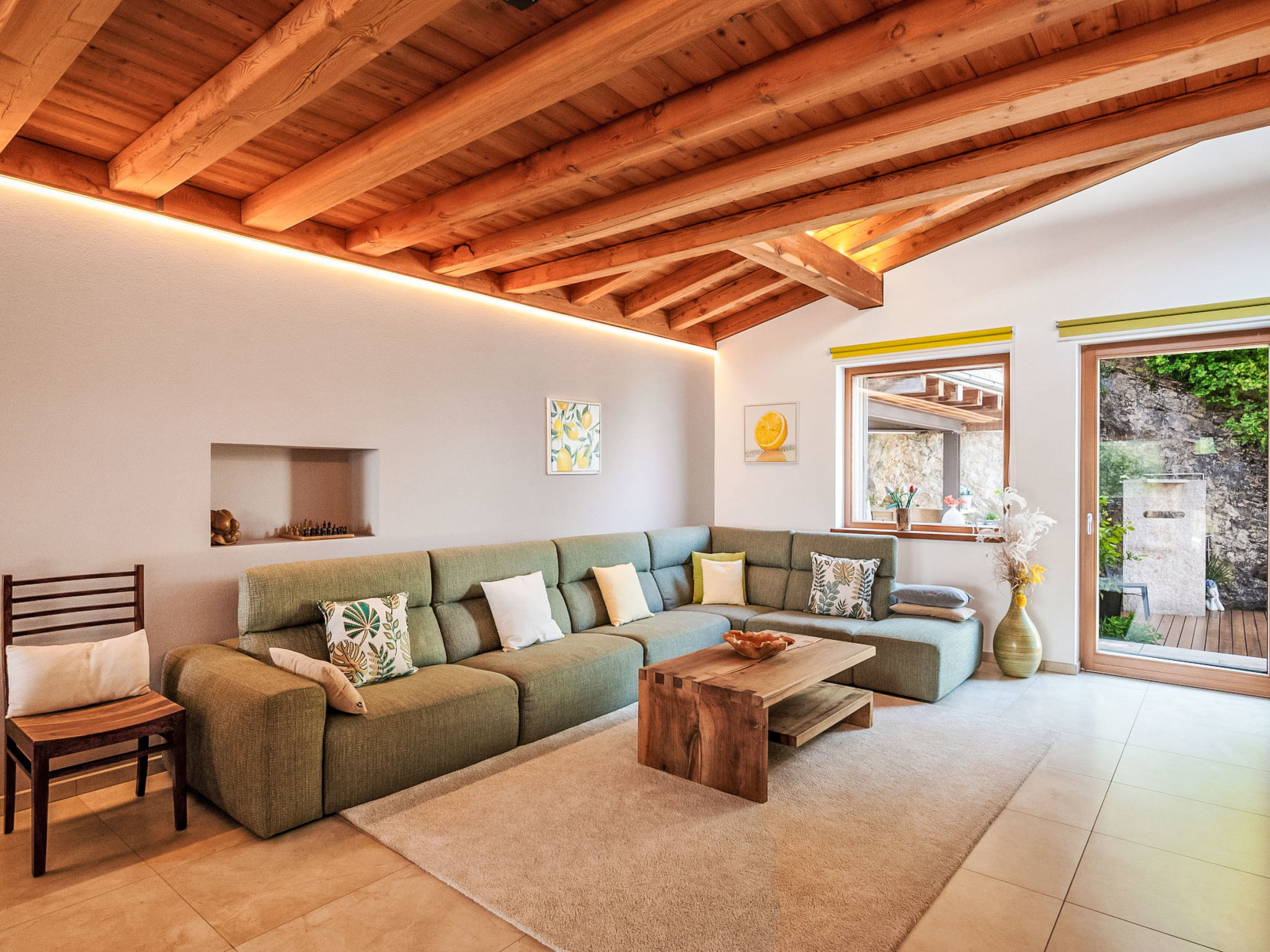Villa mit schönem Seepanorama und Naturteich - Binnen