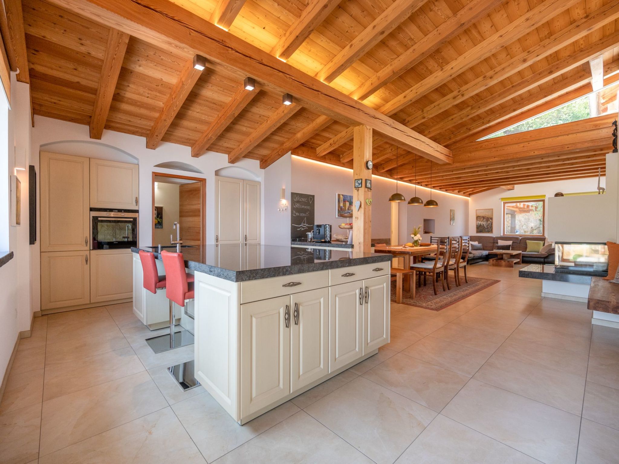 Villa mit schönem Seepanorama und Naturteich-Binnen