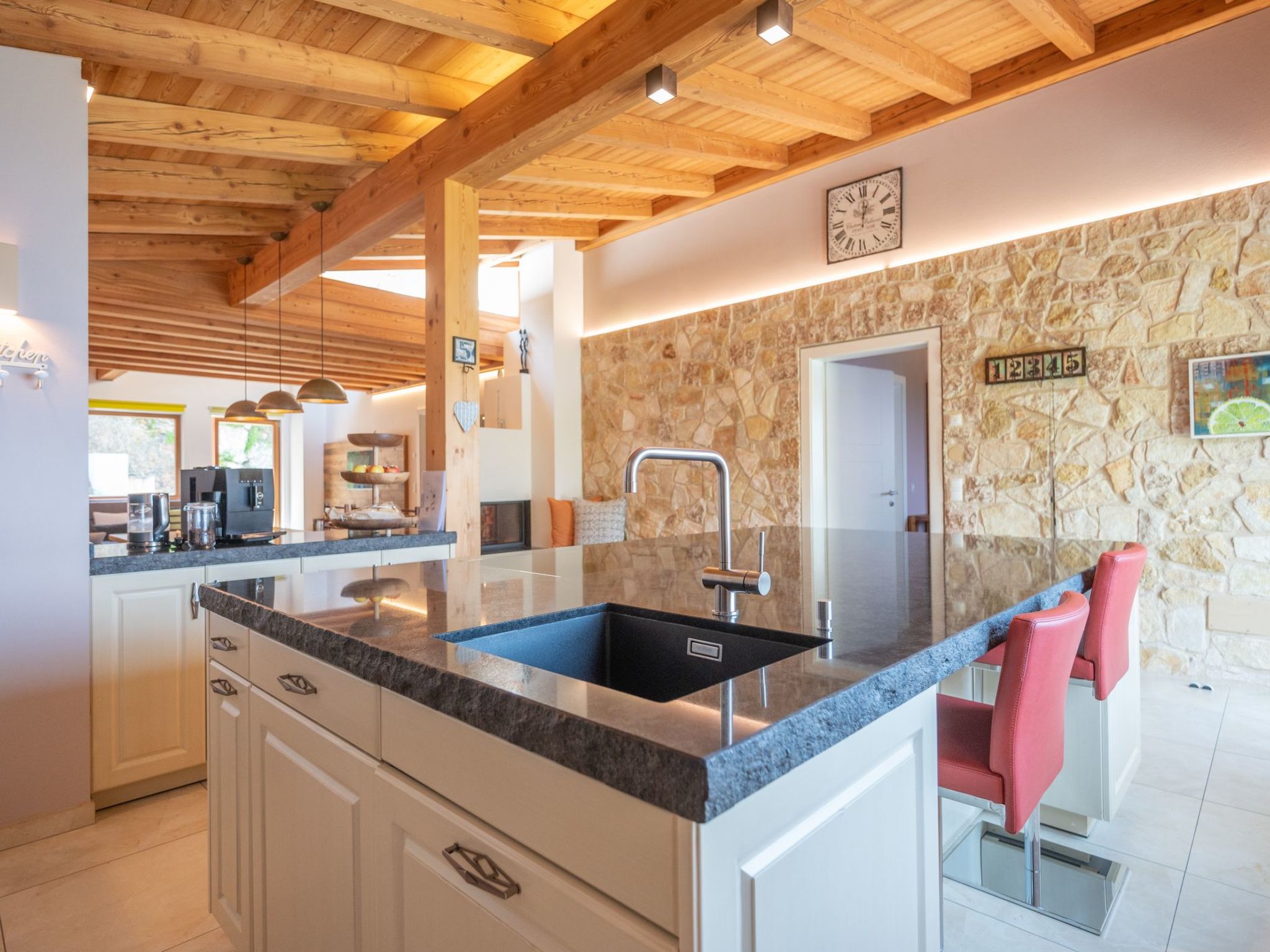 Villa mit schönem Seepanorama und Naturteich-Binnen